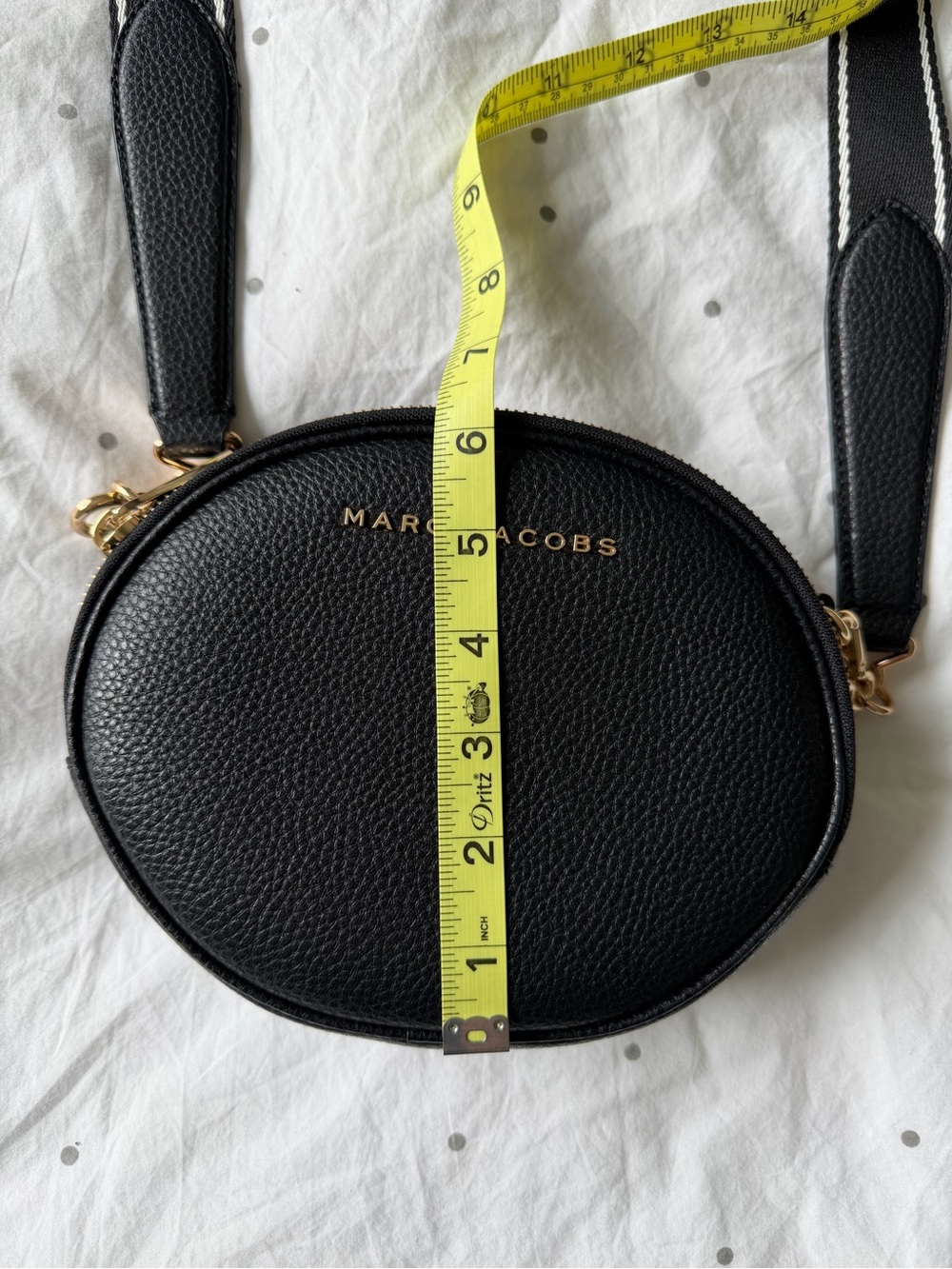 Marc Jacobs Black Pebbled Round Crossbody Bag with Gold Hardware - Picture 6 of 14